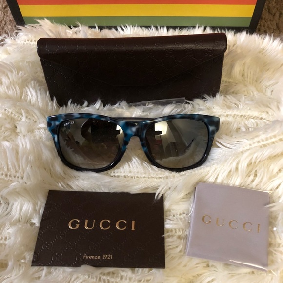 NWT Authentic Gucci Sunglasses 🕶 😍❤️❤️❤️💖💖💖 - Picture 3 of 7